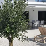 Casa Mikali *